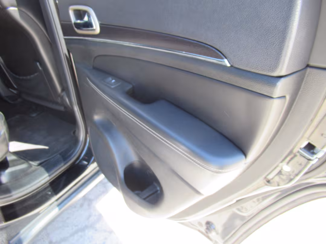2015 Jeep Grand Cherokee - 1C4RJFBG7FC653854 - Image #7
